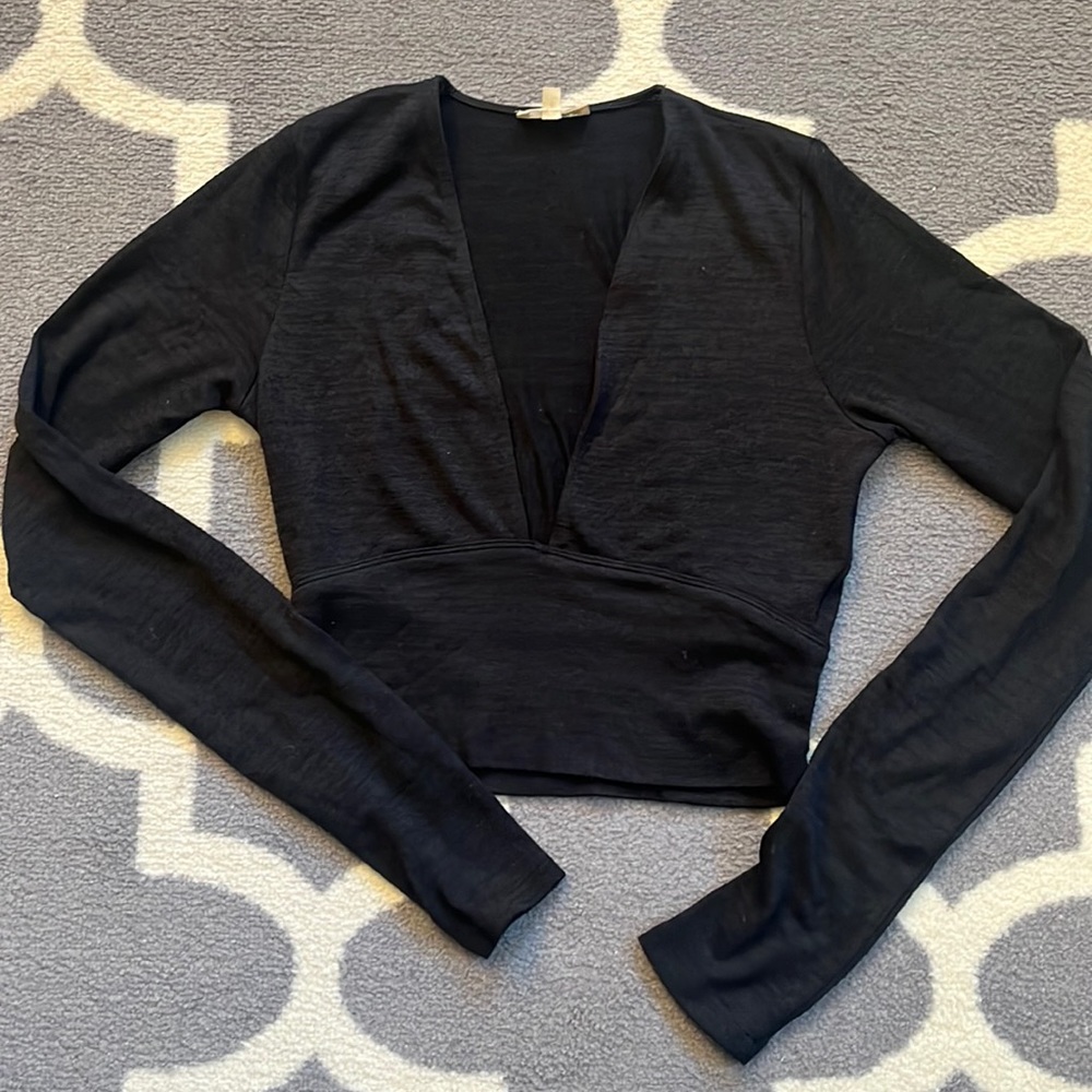 Wilfred Free black cropped sweater